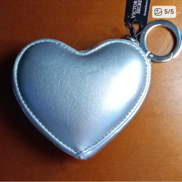 Victoria's Secret Metallic Heart Keychain🩶🤍🩶 - Picture 5 of 5
